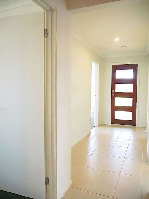 5Bed 2Bath Family House In Werribee - Accommodation Tasmania 3