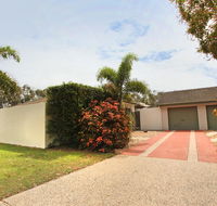 6 Petrie Ave Marcoola Pet Friendly Linen supplied - Accommodation Tasmania