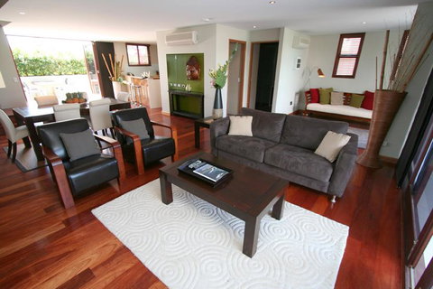 6/21-25 Fletcher Street - A Seventh Heaven - Accommodation Tasmania 1