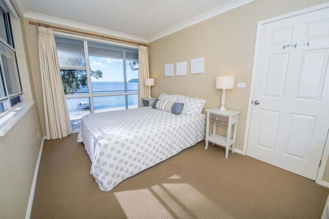 A Foreshore - Salamander Bay - Accommodation Tasmania 2