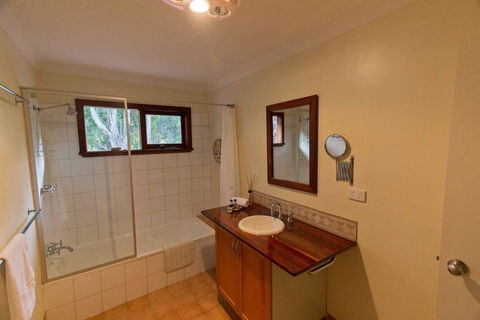 A Grape Escape - Accommodation Tasmania 1