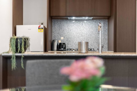 A Modern Apt, 5-min Walk To Queen Victoria Market - Accommodation Tasmania 3