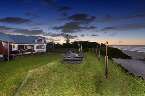 A PERFECT STAY - Belongil On The Beach - Accommodation Tasmania 1
