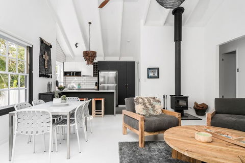 A PERFECT STAY - Black Star - Accommodation Tasmania 0