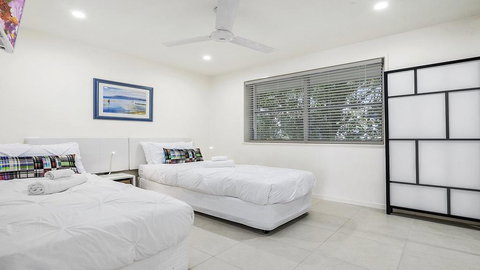 A Stylish Apartment With Noosa Views! - Unit 6 Yaringa 29 Noosa Drive - Accommodation Tasmania 2