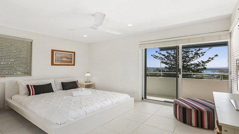 A Stylish Apartment With Noosa Views! - Unit 6 Yaringa 29 Noosa Drive - Accommodation Tasmania 1