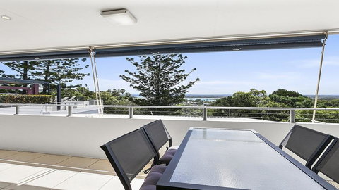 A Stylish Apartment With Noosa Views! - Unit 6 Yaringa 29 Noosa Drive - Accommodation Tasmania 0