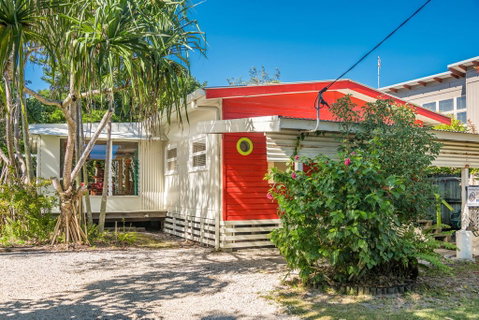 A SWEET ESCAPE - Beachcombers Cottage Beachfront - Accommodation Tasmania 0