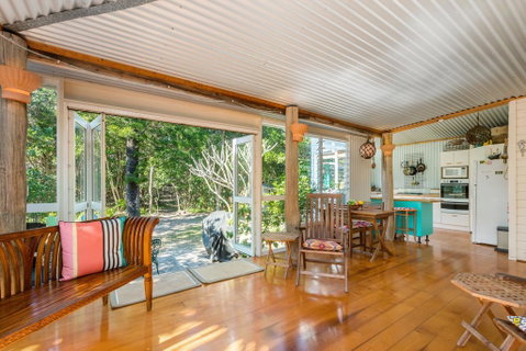 A SWEET ESCAPE - Beachcombers Cottage Beachfront - Accommodation Tasmania 1