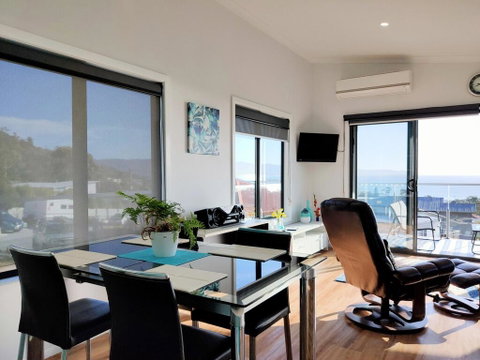 A1ViewBicheno Appartment - Accommodation Tasmania 2