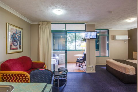 AAA Airport Albion Manor Apartments And Motel - Accommodation Tasmania 3