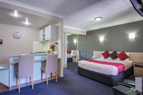 AAA Airport Albion Manor Apartments And Motel - Accommodation Tasmania 0