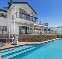 Above and Beyond - Beautiful Home with Pool - Accommodation Tasmania