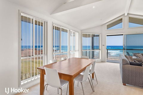 Absolute Waterfront @ Anna Bay - Accommodation Tasmania 3
