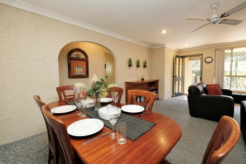 ACACIA - WEEKLY ONLY - Accommodation Tasmania 1