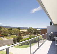 Acacia 2 - Luxurious Holiday Townhouse - Accommodation Tasmania