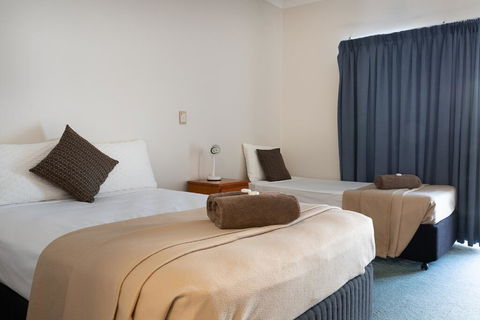 Accommodation On Denham - Accommodation Tasmania 0