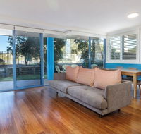 Across the road from the beach - Accommodation Tasmania