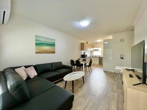 Dishwasher,ac,dryer Campbelltown Courtyard East - Accommodation Tasmania 2