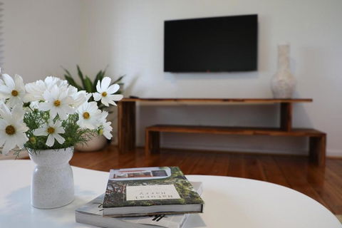 Dreamy Abode - Vineyard Retreat - Accommodation Tasmania 2