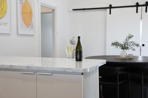 Dreamy Abode - Vineyard Retreat - Accommodation Tasmania 3