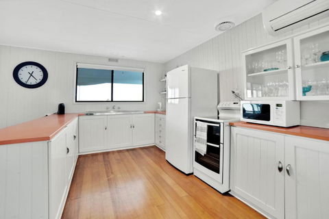 Dune Views - Accommodation Tasmania 4