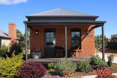 Dusty Hill Vineyard - Moffatdale - Accommodation Tasmania 1