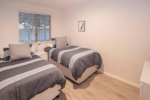 Eagle Bay Summerhaus - Accommodation Tasmania 4