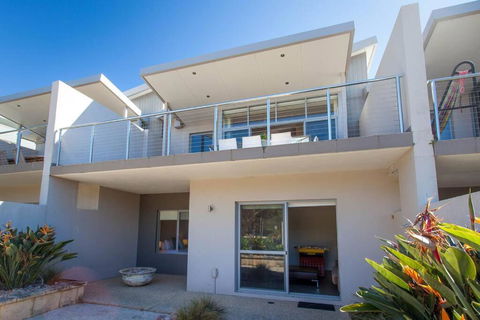 Eagle Escape I Private Properties - Accommodation Tasmania 1