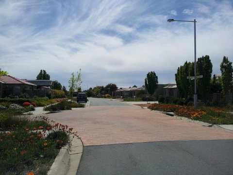 Entire 2BR Sunny House @Franklin, Canberra - Accommodation Tasmania 1
