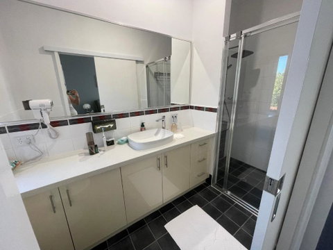 Equitice Spring Moonlight Villa - Accommodation Tasmania 2