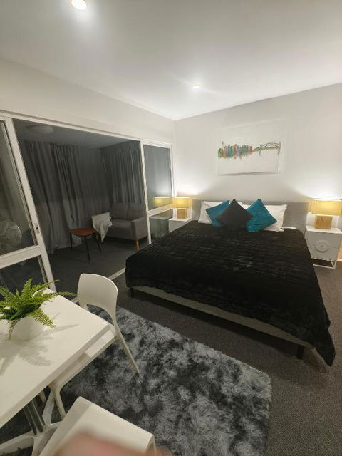 Entire Studio Apartment - Self Check-in - Accommodation Tasmania 0