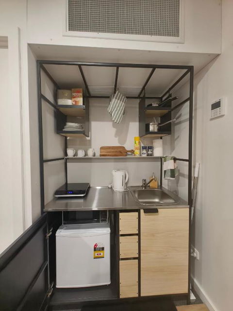 Entire Studio Apartment - Self Check-in - Accommodation Tasmania 3