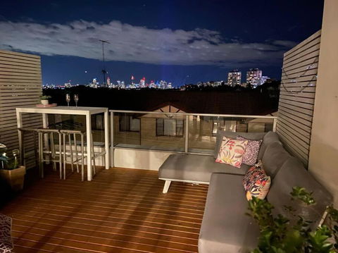 Fab Penthouse Near Bondi / Bronte, Shops & Bars - Accommodation Tasmania 4