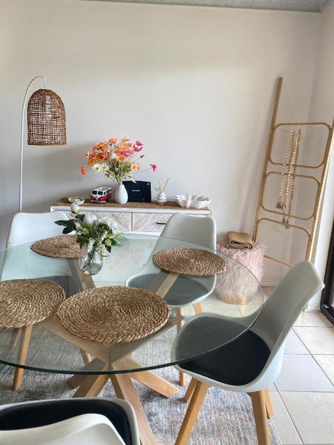 Fabulous Canal-front Unit In Mooloolaba - Accommodation Tasmania 4