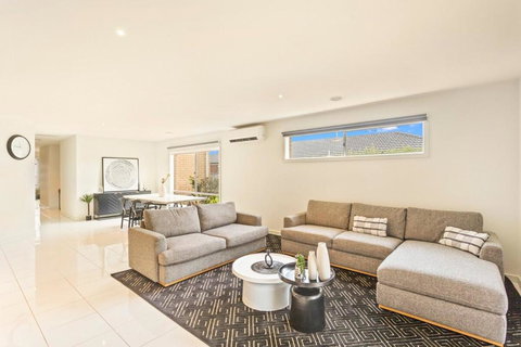 Family W Large Pool & Game Garage Wlk To Beach - Accommodation Tasmania 2