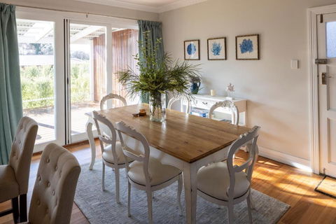 FOREST CORNER - 3 BEDROOM WEATHERBOARD, TRENTHAM - Accommodation Tasmania 1