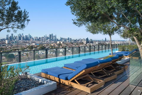 FLEMINGTON - Melbourne City Views - Accommodation Tasmania 0