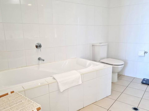 Glam Apartment 21 - Accommodation Tasmania 4