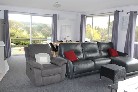 Greens Beach Escape - Accommodation Tasmania 4