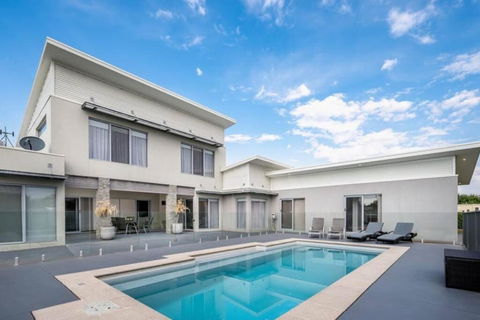 Hildeton Pool House - Accommodation Tasmania 0