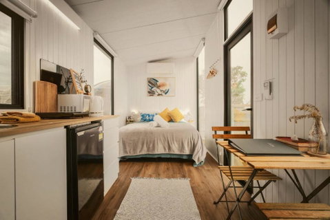 Hunters Inn By Tiny Away - Accommodation Tasmania 0