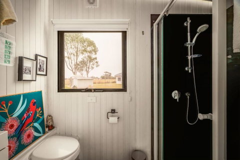 Hunters Inn By Tiny Away - Accommodation Tasmania 1
