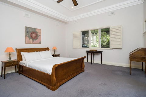 Incredible 3-Bed Renovated Home With Huge Garden - Accommodation Tasmania 1
