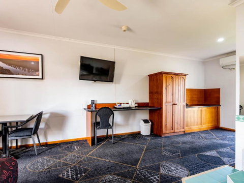 Hotel Renmark - Accommodation Tasmania 2