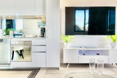AdriaticBlu Luxe 2 Bed Apartment With Stunning Ocean Views - Accommodation Tasmania 2