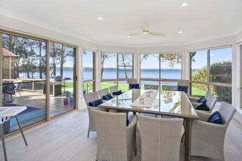 Adrift Retreat - St Georges Basin Waterfront Home - Accommodation Tasmania 2