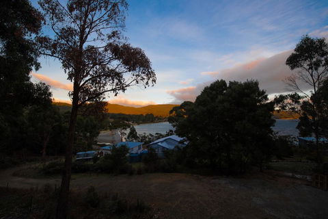 Adventure Bay Beach House - Accommodation Tasmania 2