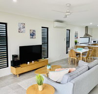 AIRLIE BEACH Delight. Hop skip jump to everything - Accommodation Tasmania