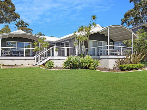 Akarana Beach House :: Jervis Bay Rentals - Accommodation Tasmania 0